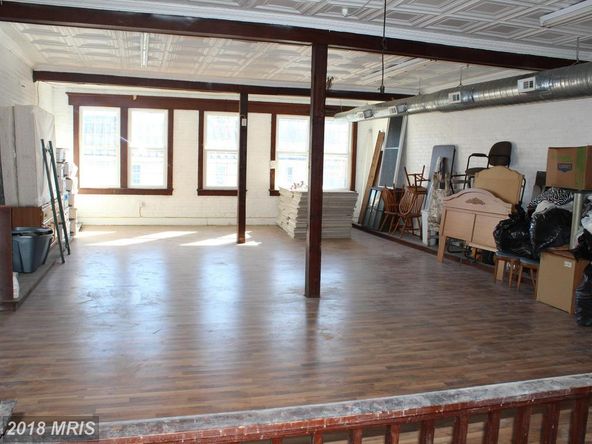 202 W Washington St, Charles Town, WV 25414